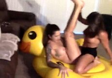 Teen Novinhas make nasty session with a Strapon