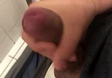 Men self-gratification shaking a big dick in the wash room