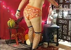 Costume couple: Amateur Halloween porn costume video