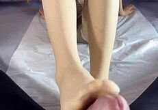 Erotic video for the specific foot fetish including a beautiful brunette lady