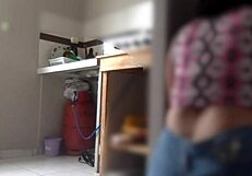 Sensual meet in the kitchen and a beautiful, curvaceous lady