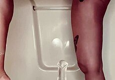 The scene of Max Ryan’s huge Latina ass in a wet bathtub dildo action
