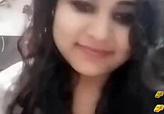 Dirty Indian bhabhi seduce Sona on Bigo Live exposes her delicious nipples on camera