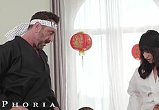 男人在Biphoria用双性口技震惊女友！