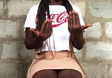 Avoid body odor in short skirts with armpit confidence