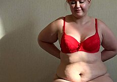 Big assed BBW gets oiled up for solo fun