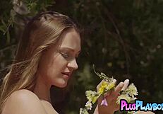 Nicole Fox's outdoor striptease exposes her natural beauty