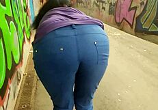 A mature and professional sex worker comes back to my house for a hot scene