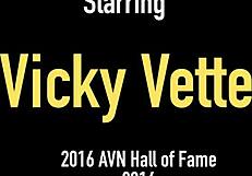 Vicky Vette and Penny Pax in steamy lesbian action