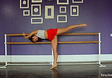 Beautiful Yanna, the naked gymnast and ballet dancer