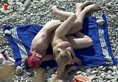 Juicy Ass White Girl Banged Doggy Style on Public Beach.