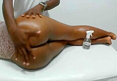 Pajean has a trans woman in a massage session