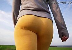 i’m obsessed with watching women in tight yoga pants outdoors
