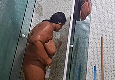 Madrasta gets wild, squirts big for naughty stepson in video