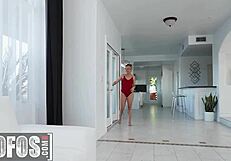 Wow! Nicole Nichols slurps cock like candy and opens wide for pounding!