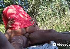 Raw vivbal beach blowjob and handjob in public on weekend